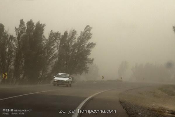 شرق کشور در غبار بادهای ۱۲۰ روزه فرو رفت